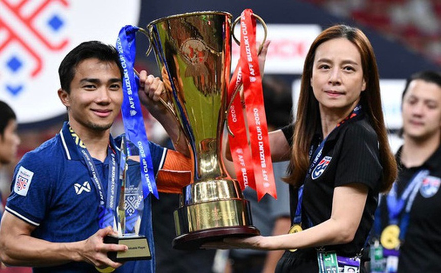 Từ bài học "sinh viên về học cấp 2" của thầy Park, U23 Việt Nam sẽ là "hố đen" của HLV Troussier? - Ảnh 2.