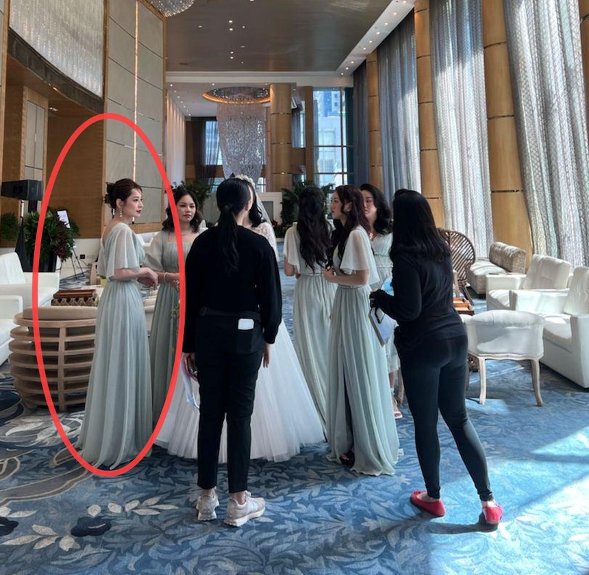 Toàn cảnh đám cưới Linh Rin - Phillip Nguyễn: Cô dâu chú rể phát 'cẩu lương', Chi Pu - Hà Tăng cùng dàn mỹ nhân đọ sắc cam thường nhưng 1 khách mời gặp sự cố  - Ảnh 11.