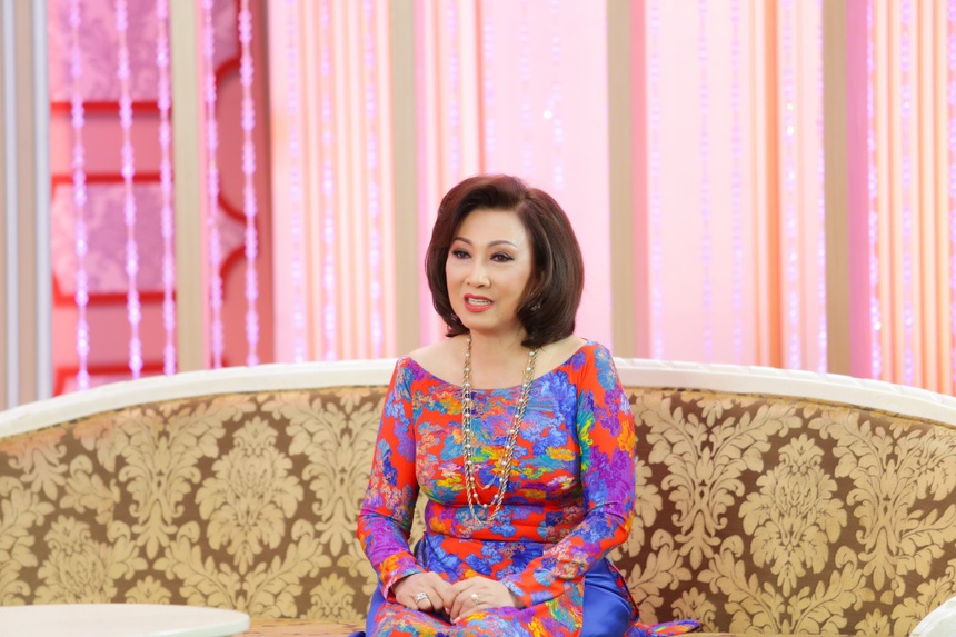 Phương Hồng Ngọc: "Chị Thẩm Thúy Hằng đến, người ta bu đông tới muốn sập cả nhà" - Ảnh 4.