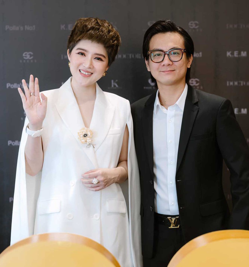 Đến nhà bạn chơi, gái quê bén duyên làm nàng dâu hào môn, cuộc đời sang trang, trở thành giám đốc - Ảnh 6. Đến nhà bạn chơi, gái quê bén duyên làm nàng dâu hào môn, cuộc đời sang trang, trở thành giám đốc - Ảnh 6.