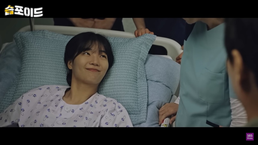 ‘Ẩn danh 2’ tập 9: Nhận vụ án y tế, Kim Do Gi tự mình nằm lên bàn phẫu thuật - Ảnh 2. ‘Ẩn danh 2’ tập 9: Nhận vụ án y tế, Kim Do Gi tự mình nằm lên bàn phẫu thuật - Ảnh 2.