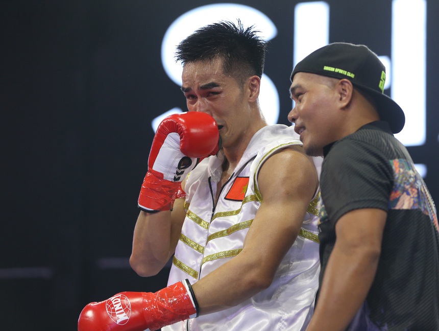 “Nam Vương” Trương Đình Hoàng thành công bảo vệ đai WBA châu Á - Ảnh 8. “Nam Vương” Trương Đình Hoàng thành công bảo vệ đai WBA châu Á - Ảnh 8.