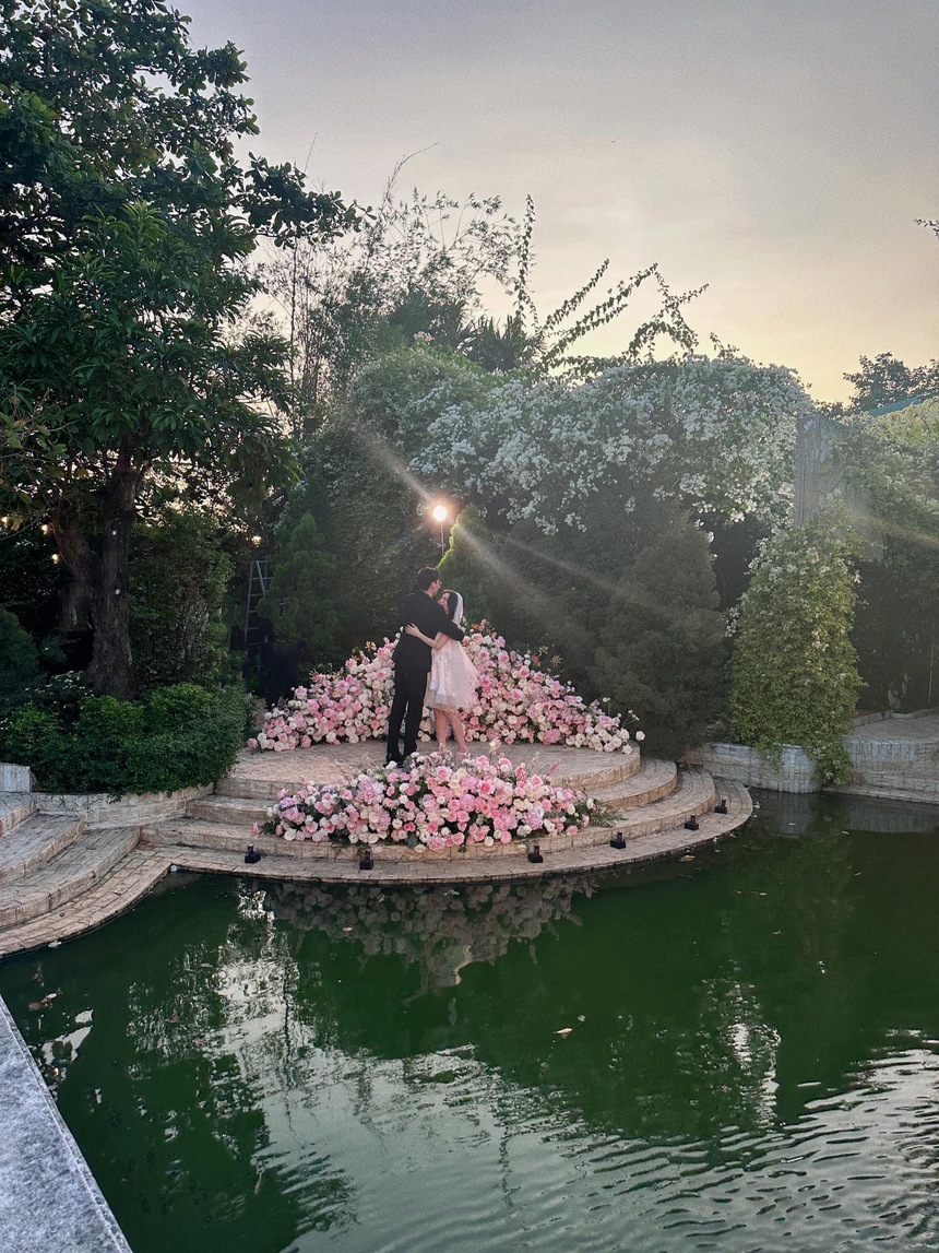 Lan Ngọc, Diệp Lâm Anh dự tiệc cầu hôn của cặp đôi nên duyên từ Tỏ Tình Hoàn Mỹ - Lucie Nguyễn và Tuấn Dương - Ảnh 1.