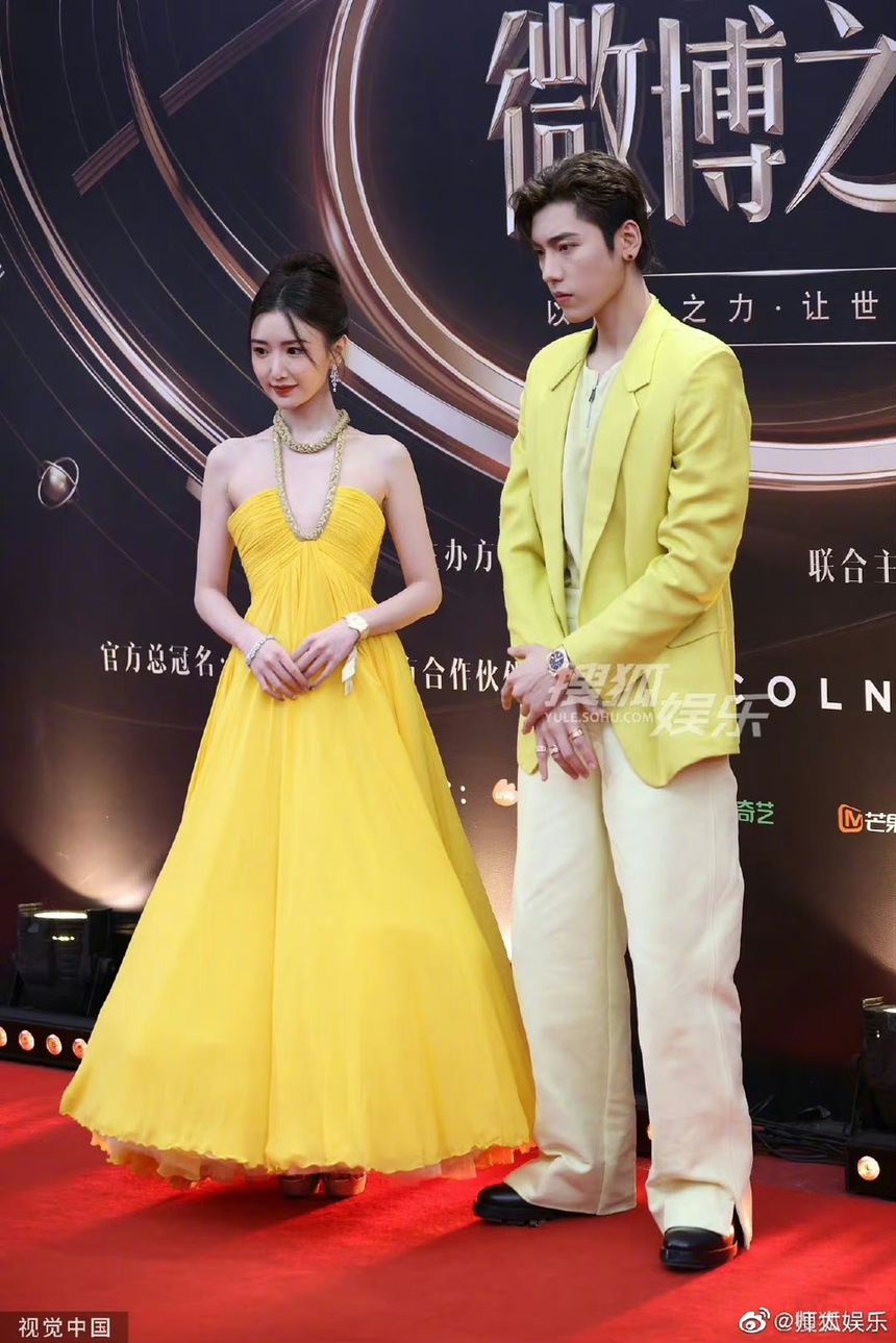 Đêm hội Weibo bất ngờ hủy livestream thảm đỏ, Ngu Thư Hân - Bạch Lộc cùng dàn sao khoe visual chất lượng cao qua ảnh chất lượng thấp - Ảnh 11.