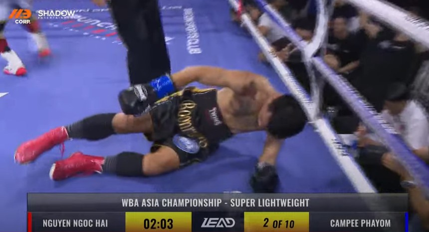 Thắng tuyệt đối võ sĩ Thái Lan sau cơn mưa đòn, Ngọc Hải khóc như mưa khi vô địch WBA Nam Á - Ảnh 2.