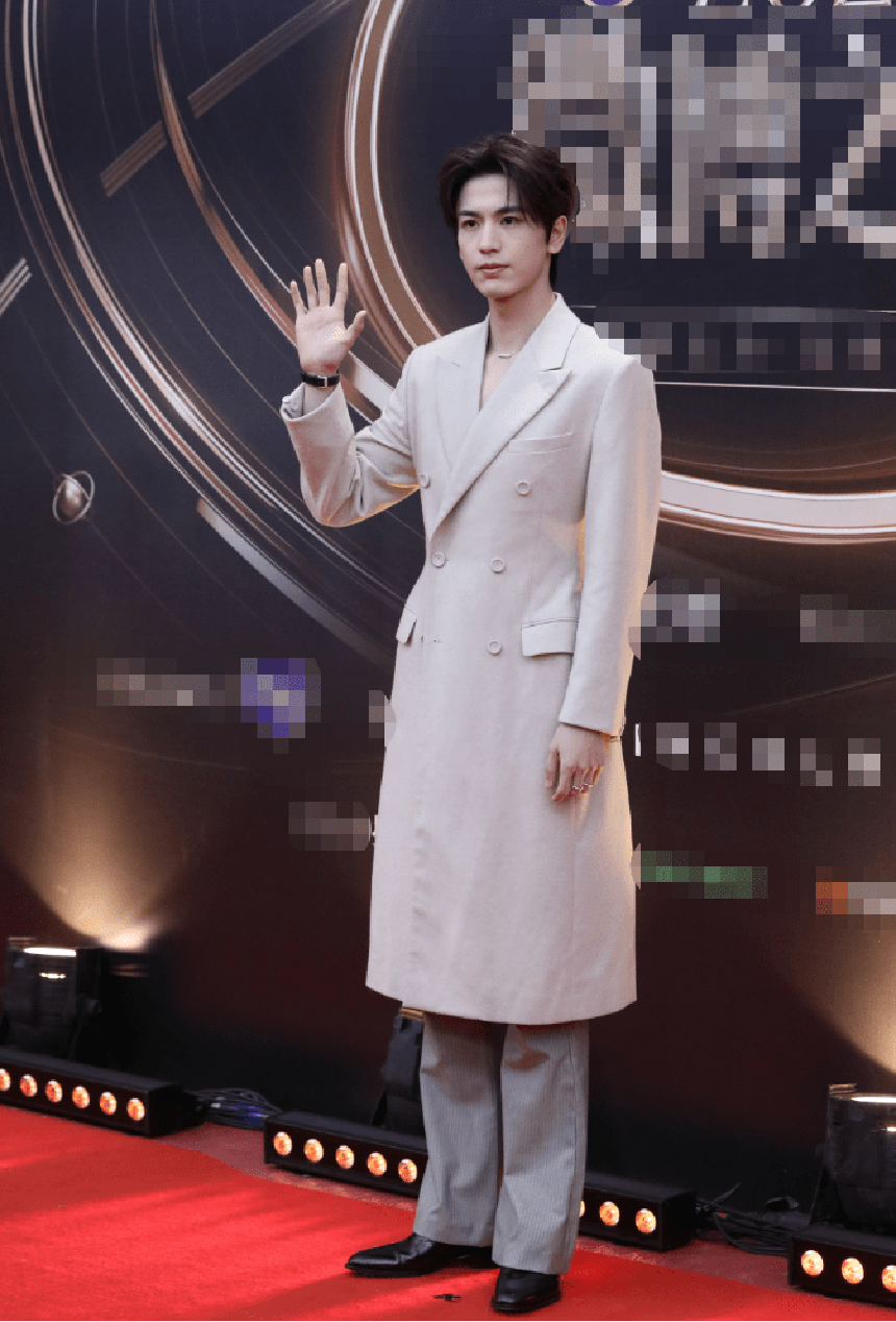 Đêm hội Weibo bất ngờ hủy livestream thảm đỏ, Ngu Thư Hân - Bạch Lộc cùng dàn sao khoe visual chất lượng cao qua ảnh chất lượng thấp - Ảnh 17.