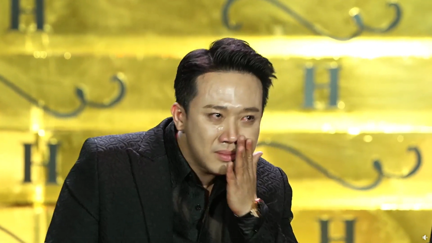 Trấn Thành khóc tức tưởi khi nhắc "hào quang rực rỡ", Trịnh Tú Trung: "Trong sạch chưa mà phán xét"? - Ảnh 1. Trấn Thành khóc tức tưởi khi nhắc "hào quang rực rỡ", Trịnh Tú Trung: "Trong sạch chưa mà phán xét"? - Ảnh 1.