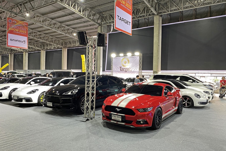 Tôi đi chợ ô tô cũ ở Thái: Camry đời mới siêu rẻ 660 triệu, BMW, Mercedes giữ giá, đắt hơn ở Việt Nam - Ảnh 2.