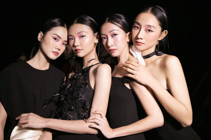 Giấc mơ chữa lành những tổn thương bên trong phái đẹp trong BTS Harmony của IVY moda  - Ảnh 11.