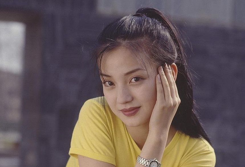 Triệu Vy: Từ 'Én nhỏ' vạn người mê đến 'Diều hâu' bị cả nước tẩy chay - Ảnh 3.