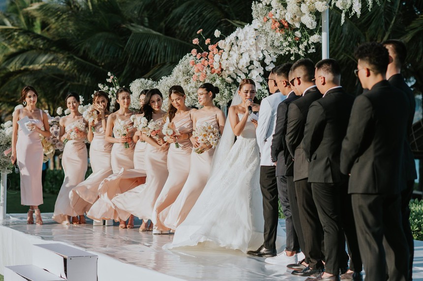 Ảnh cưới nét căng của Linda Ngô và Phong Đạt: Chàng trai yêu tôi năm 17 tuổi đã chính thức thành chồng tôi! - Ảnh 5.