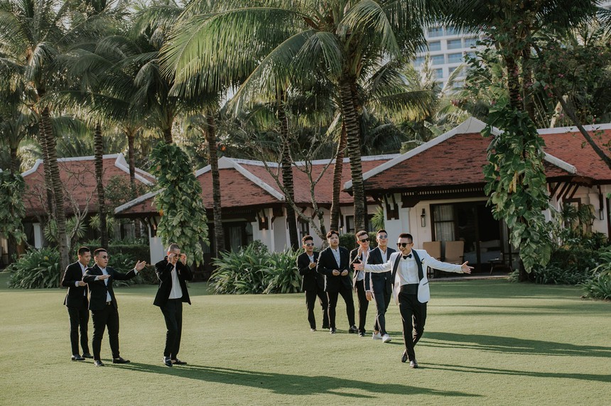 Ảnh cưới nét căng của Linda Ngô và Phong Đạt: Chàng trai yêu tôi năm 17 tuổi đã chính thức thành chồng tôi! - Ảnh 1.