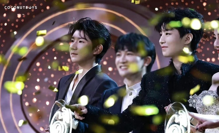 Sóng gió Đêm hội Weibo: Thảm đỏ hoá thảm hoạ, Angela Baby - Ngu Thư Hân gặp tình huống trớ trêu, gây tranh cãi nhất là Đường Yên - Ảnh 16.