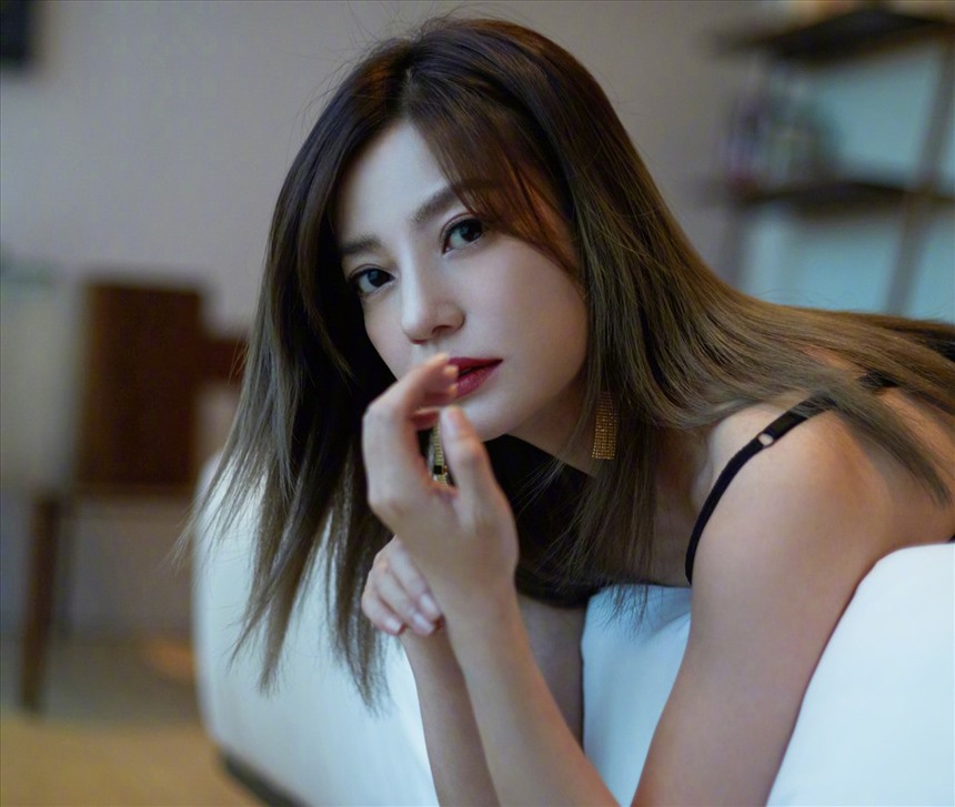 Triệu Vy: Từ 'Én nhỏ' vạn người mê đến 'Diều hâu' bị cả nước tẩy chay - Ảnh 11.