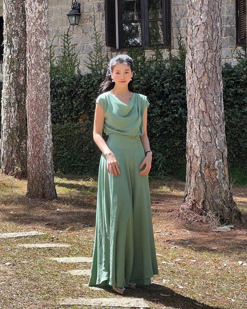 Đây là nàng hậu có style đi ăn cưới tinh tế đáng để học hỏi nhất  - Ảnh 1.