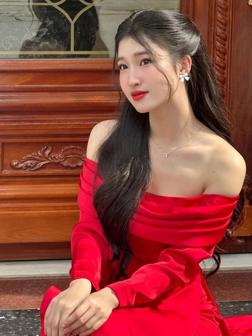 Á hậu Phương Nhi gặp sự cố suýt 'vồ ếch' khi trình diễn, xử lý ra sao mà được khen ngợi? - Ảnh 7.