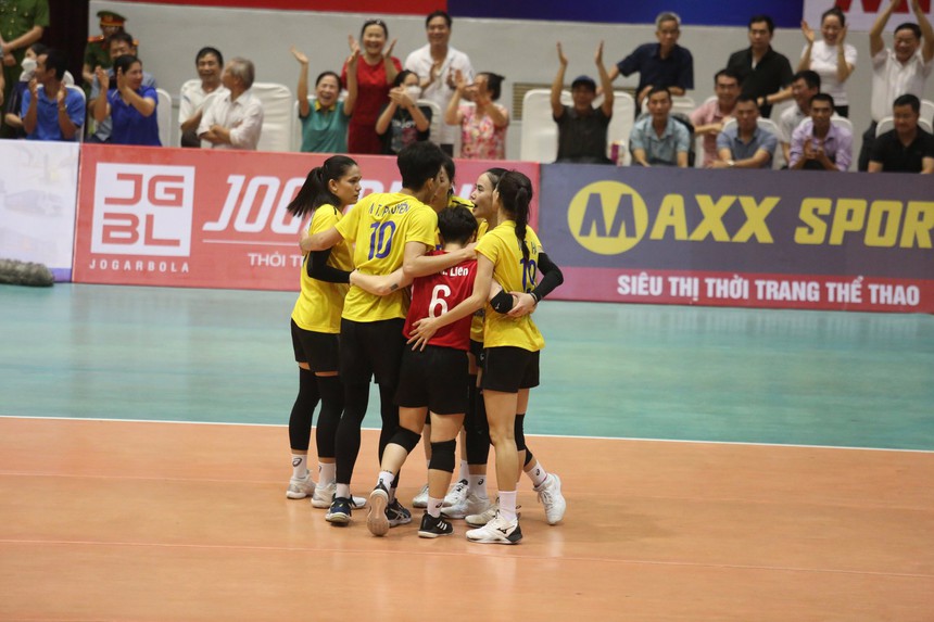 Ninh Bình LienvietPostbank ngậm ngùi nhận ngôi Á quân Cúp Hùng Vương 2023 - Ảnh 2.