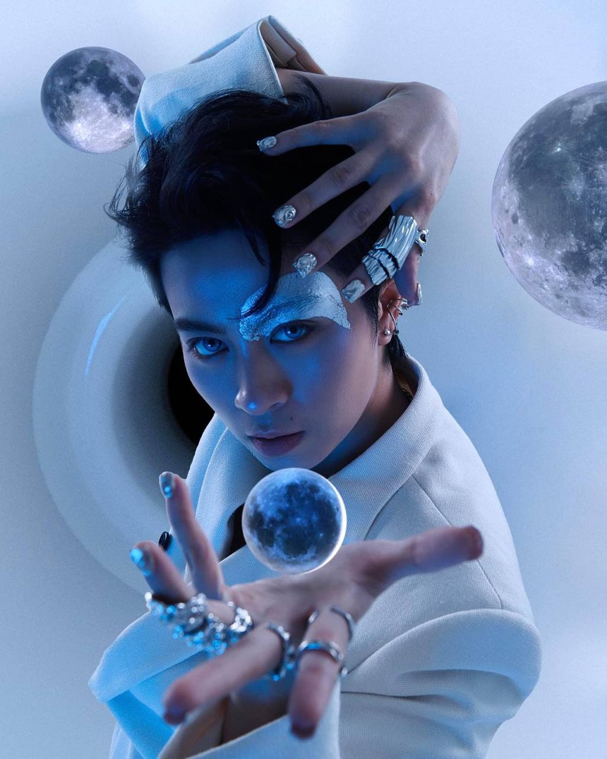 Ngỡ ngàng trước ảnh diện áo dài cực nữ tính của 1 ca sĩ: Nay lột xác với style tomboy, từng vướng tin đồn tình cảm với 2 sao nữ! - Ảnh 13.