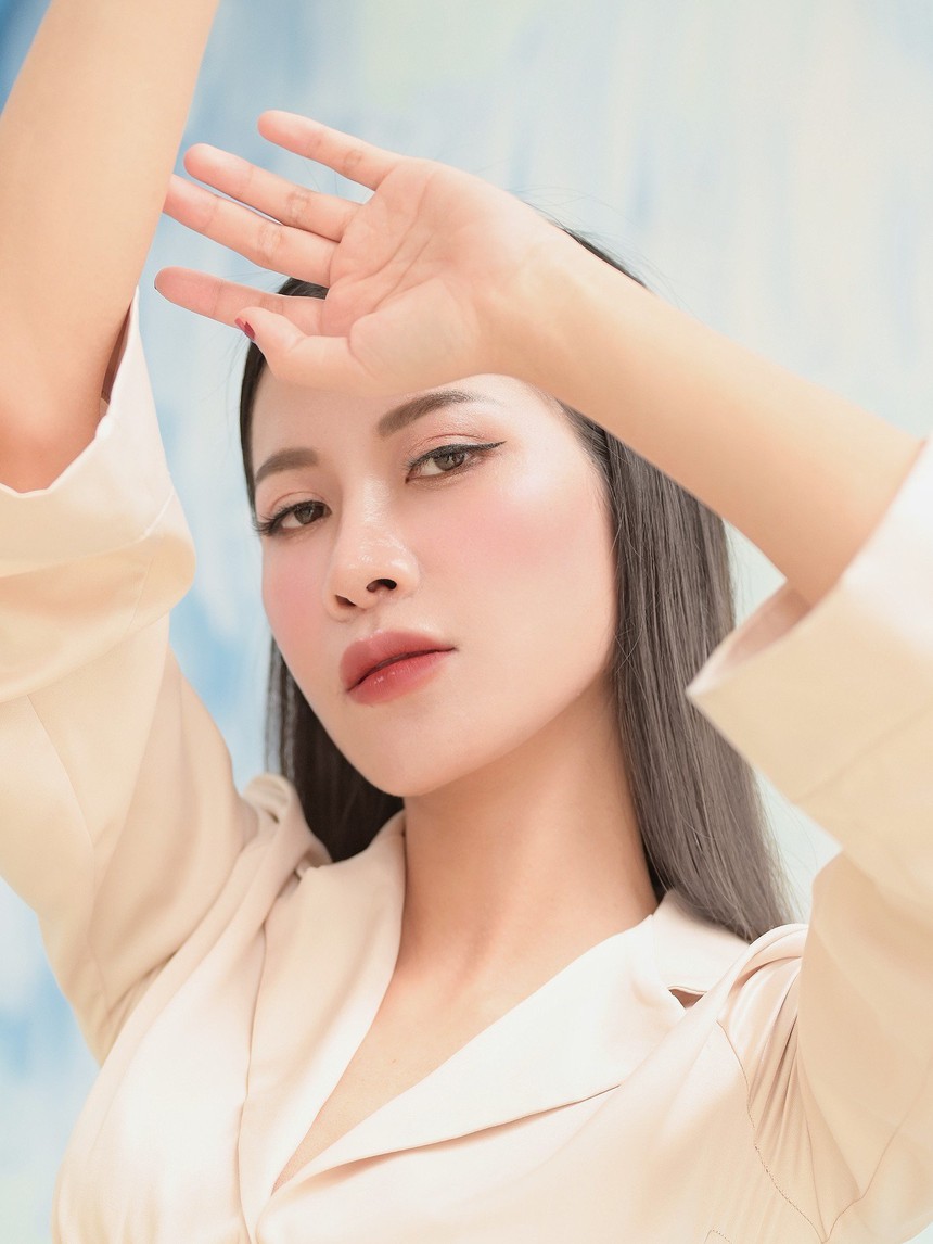 Sao Mai Quỳnh Anh dấn thân nhạc nhẹ với album '19xx' - Ảnh 2. Sao Mai Quỳnh Anh dấn thân nhạc nhẹ với album '19xx' - Ảnh 2.