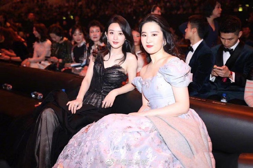 Triệu Lệ Dĩnh - Lưu Diệc Phi: Hai nữ hoàng bị "hội chị em" của Dương Mịch cô lập? - Ảnh 5.