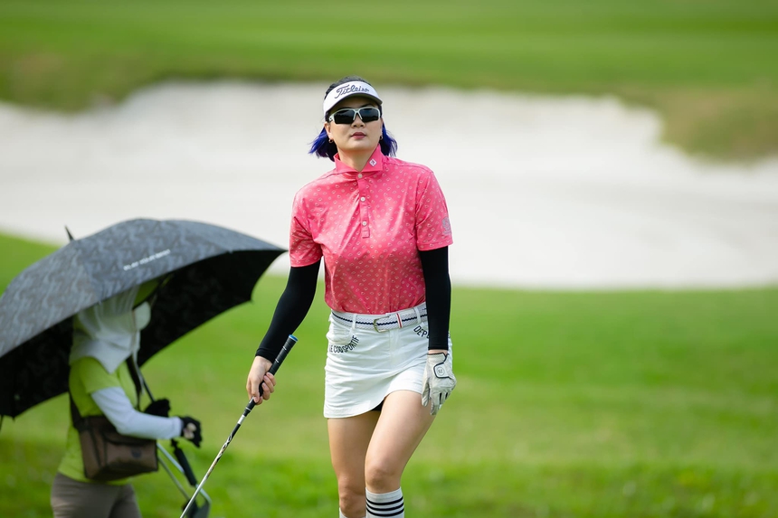 Hoa khôi bóng chuyền Kim Huệ: Bất ngờ với nhan sắc tuổi 41 nóng bỏng, quyến rũ - Ảnh 4.