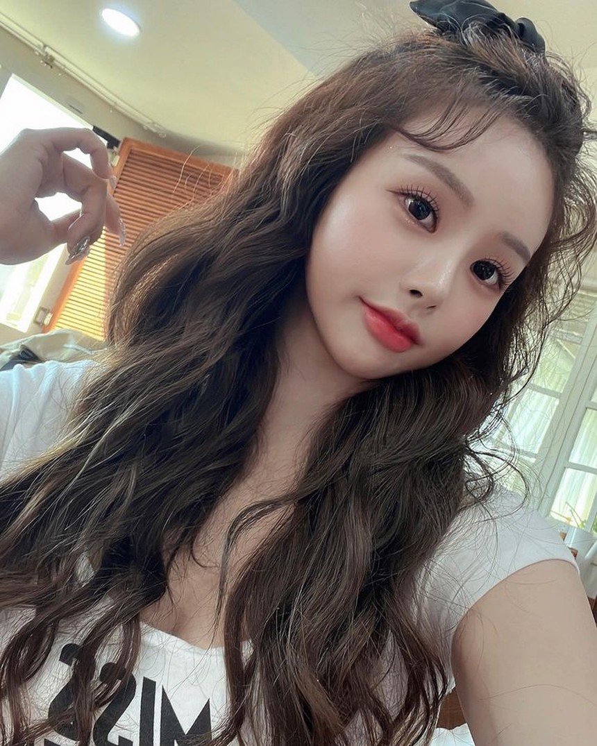 Hào hứng khoe việc kiếm được 1,2 tỷ mỗi tháng chỉ nhờ vòng một, nữ streamer gây tranh luận dữ dội - Ảnh 3.