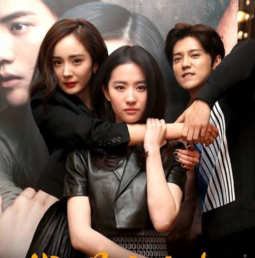 Dương Mịch và Lưu Diệc Phi 'cạch mặt' tại Đêm hội Weibo vì mối thù năm 2017? - Ảnh 6.