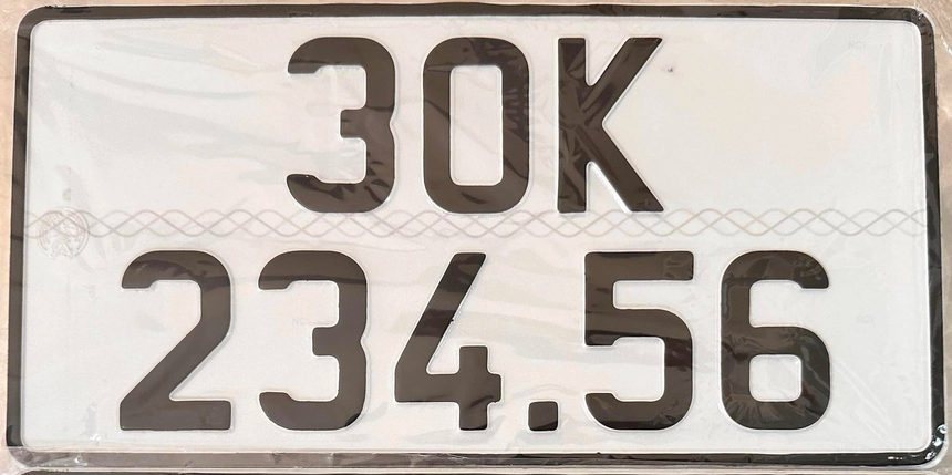 Bốc được biển đẹp, chủ Kia Carnival tại Hà Nội quyết để lại showroom cho mới chờ được giá thì bán - Ảnh 3. Bốc được biển đẹp, chủ Kia Carnival tại Hà Nội quyết để lại showroom cho mới chờ được giá thì bán - Ảnh 3.