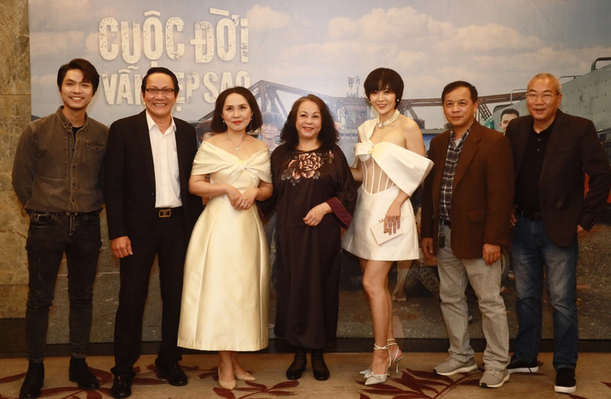 'Cuộc đời vẫn đẹp sao': Phim mới về những mảnh đời khốn khổ sắp lên sóng - Ảnh 1.