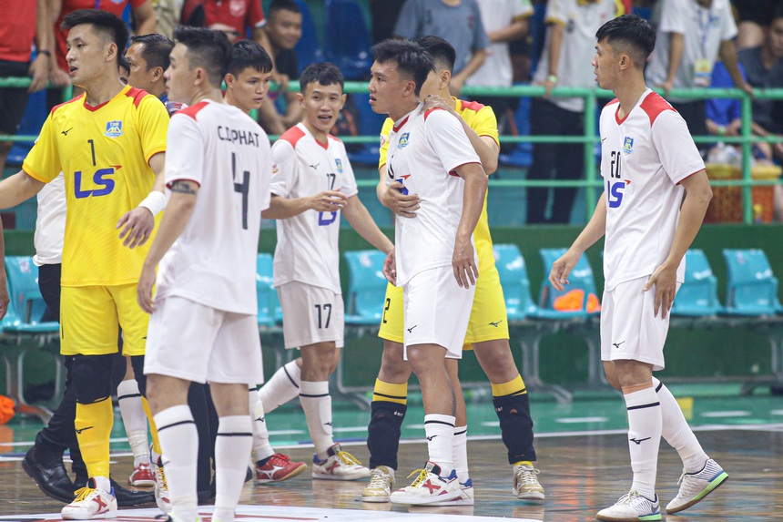 Người hùng futsal Việt Nam bị phạt nặng - Ảnh 2. Người hùng futsal Việt Nam bị phạt nặng - Ảnh 2.