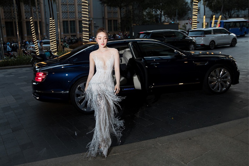 'Cặp mẹ bỉm quyến rũ nhất showbiz' Bảo Thy - Lý Thuỳ Chang đọ sắc tại sự kiện - Ảnh 3.