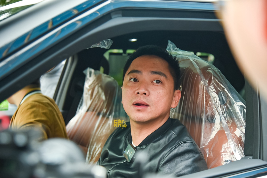 Loạt chủ xe VinFast VF 9 đầu tiên thế giới: ‘Giá rẻ mà sướng hơn Volvo, dùng song song xe Chủ tịch’ - Ảnh 4. Loạt chủ xe VinFast VF 9 đầu tiên thế giới: ‘Giá rẻ mà sướng hơn Volvo, dùng song song xe Chủ tịch’ - Ảnh 4.