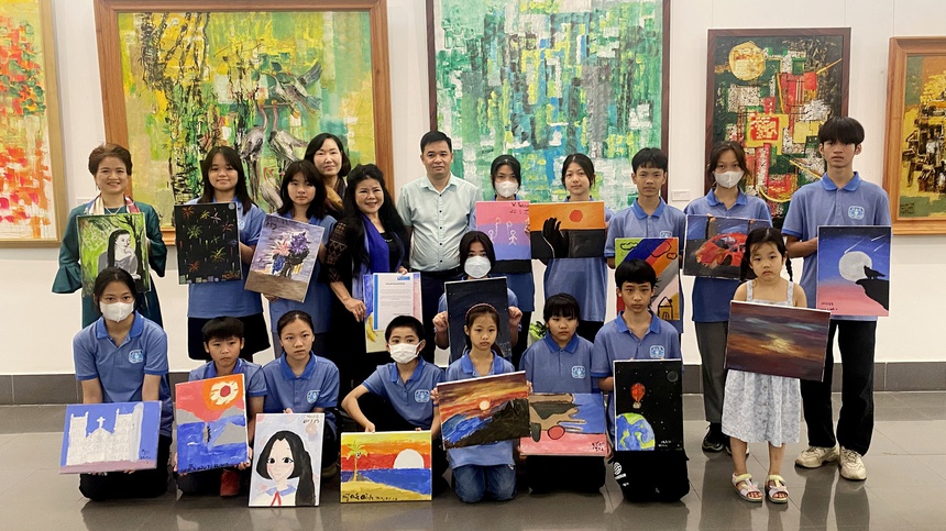 Buổi dạy vẽ đặc biệt của họa sĩ Văn Dương Thành - Ảnh 3.