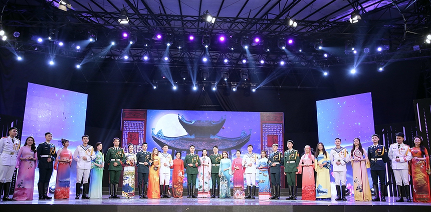 Dàn người đẹp VTV trình diễn BST 'Việt Nam gấm hoa' tại 'Duyên dáng Áo dài VTV 2023' - Ảnh 10. Dàn người đẹp VTV trình diễn BST 'Việt Nam gấm hoa' tại 'Duyên dáng Áo dài VTV 2023' - Ảnh 10.