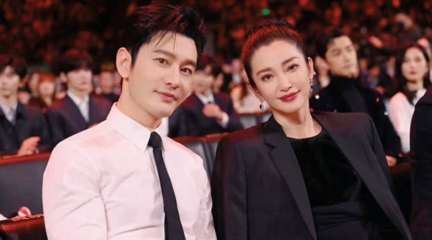 Lý Băng Băng bị tấn công vì thì thầm hỏi Huỳnh Hiểu Minh khi Angela Baby nhận giải: "Tôi đẹp hay cô ấy đẹp"? - Ảnh 3.