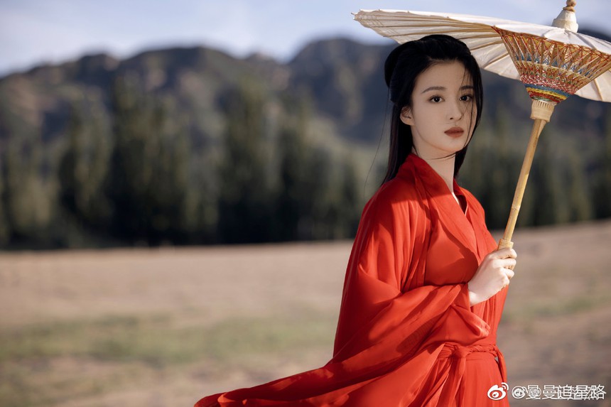 Dương Dương đang hẹn hò cùng 'tiểu Lưu Diệc Phi', còn bị bắt gặp 'khóa môi' bên bờ biển Maldives? - Ảnh 5. Dương Dương đang hẹn hò cùng 'tiểu Lưu Diệc Phi', còn bị bắt gặp 'khóa môi' bên bờ biển Maldives? - Ảnh 5.