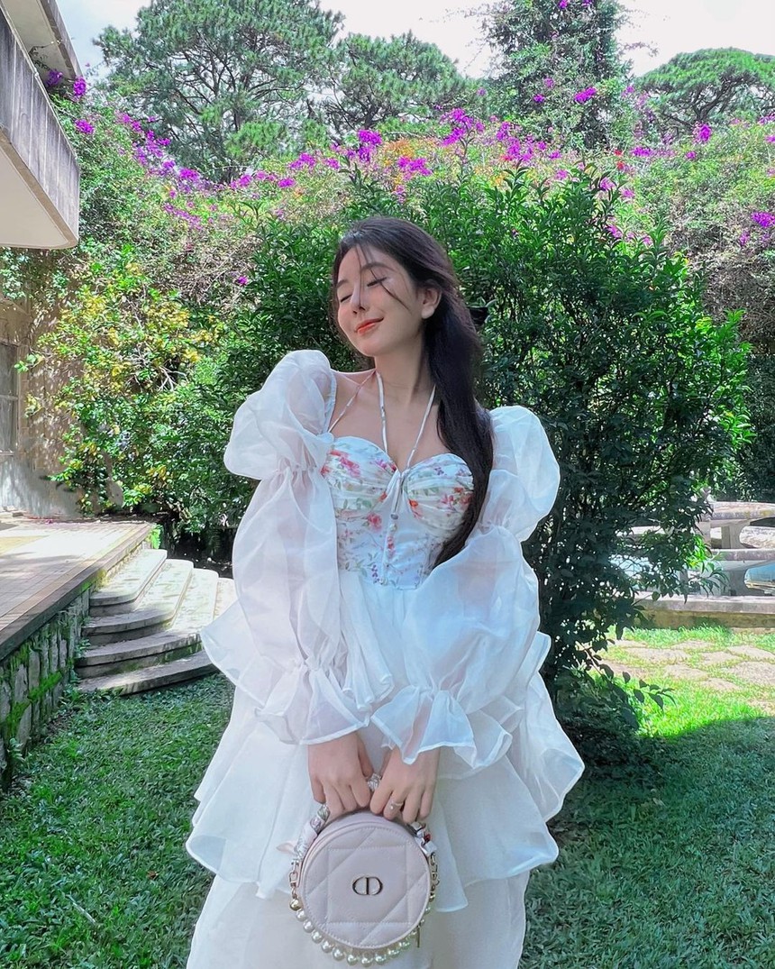 Ngắm nhà tông màu hồng pastel cực dễ thương của Võ Ngọc Trân - Gen Z từng kiếm tiền từ sớm, 19 tuổi đã tự tay mua nhà - Ảnh 1.