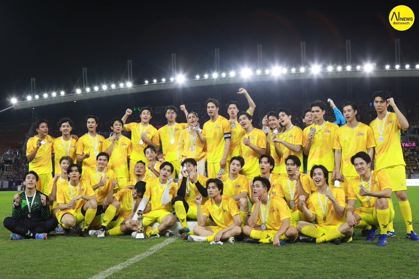 Khi dàn tài tử Thái Lan đổ bộ sân cỏ: Đá bóng là phụ, tấu hài và đẹp trai là chính - Ảnh 11.