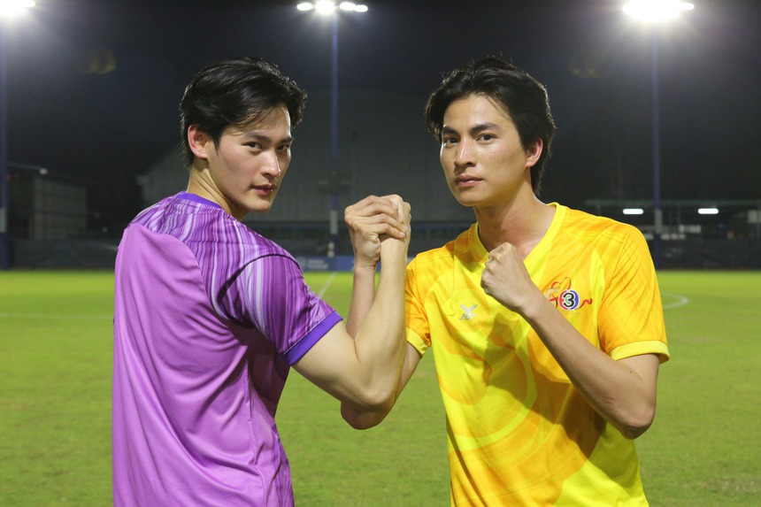 Khi dàn tài tử Thái Lan đổ bộ sân cỏ: Đá bóng là phụ, tấu hài và đẹp trai là chính - Ảnh 10.