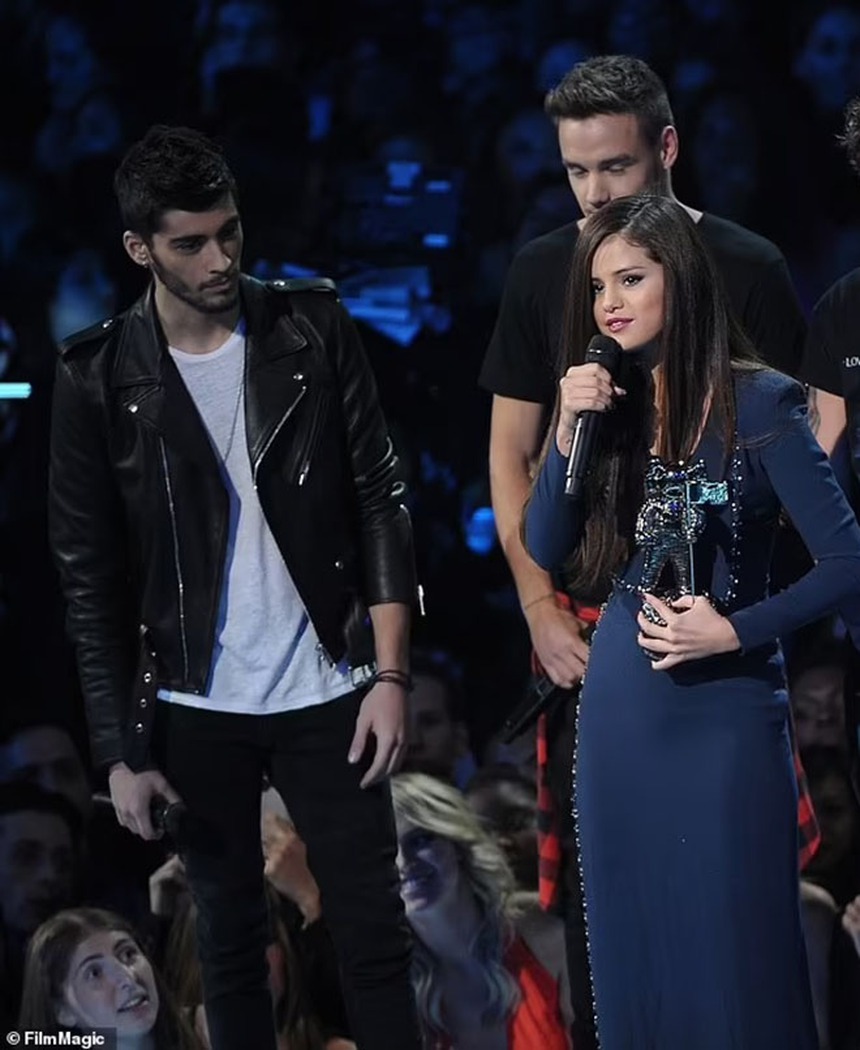 Selena Gomez và Zayn Malik 'có chuyện' nhiều năm trước khi hẹn hò ăn tối gần đây - Ảnh 1. Selena Gomez và Zayn Malik 'có chuyện' nhiều năm trước khi hẹn hò ăn tối gần đây - Ảnh 1.