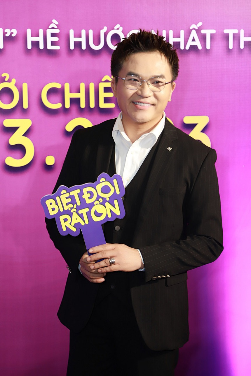 Lê Khánh hạnh phúc bên gia đình nhưng lại bị nhân vật 'quyền lực' này phá tan bầu không khí - Ảnh 7.