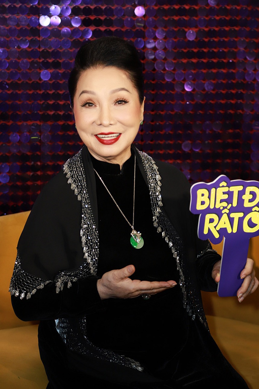 Lê Khánh hạnh phúc bên gia đình nhưng lại bị nhân vật 'quyền lực' này phá tan bầu không khí - Ảnh 25.