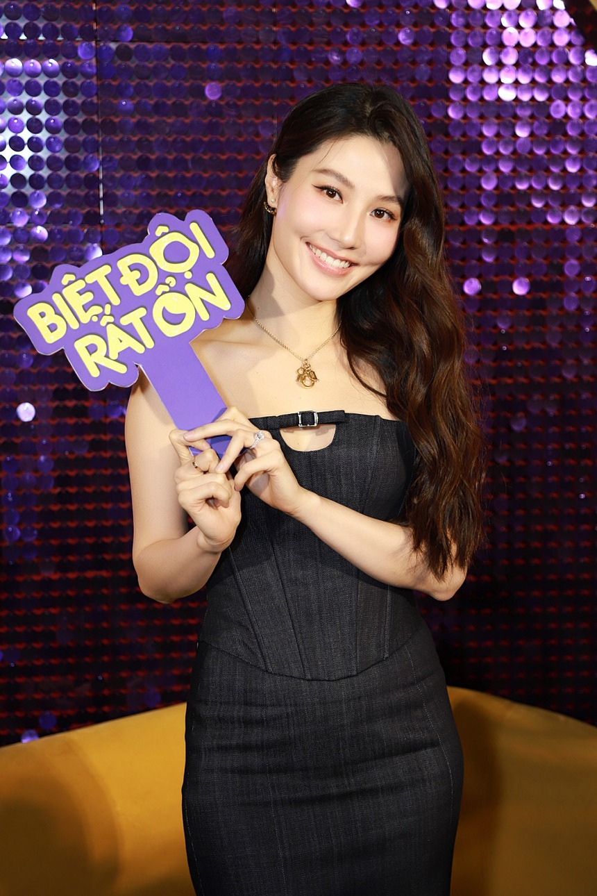 Lê Khánh hạnh phúc bên gia đình nhưng lại bị nhân vật 'quyền lực' này phá tan bầu không khí - Ảnh 23.