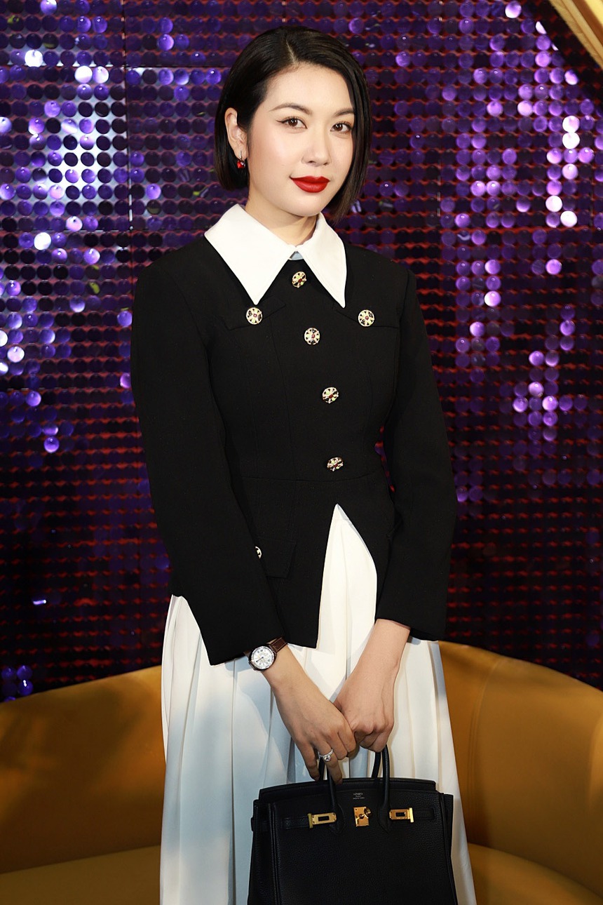 Lê Khánh hạnh phúc bên gia đình nhưng lại bị nhân vật 'quyền lực' này phá tan bầu không khí - Ảnh 16.