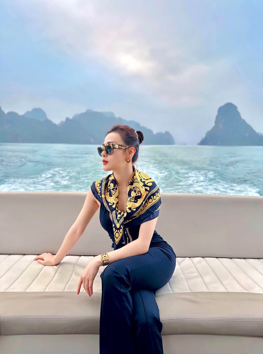 Phương Oanh đăng ảnh khoe dáng, shark Bình bình luận 'bạo miệng' - Ảnh 1. Phương Oanh đăng ảnh khoe dáng, shark Bình bình luận 'bạo miệng' - Ảnh 1.