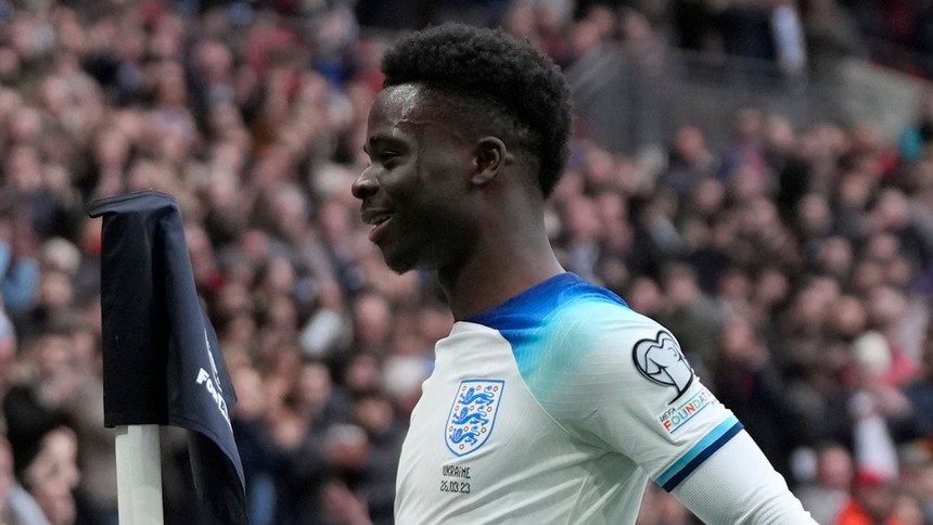 Có một Saka trưởng thành ở tuyển Anh - Ảnh 1.