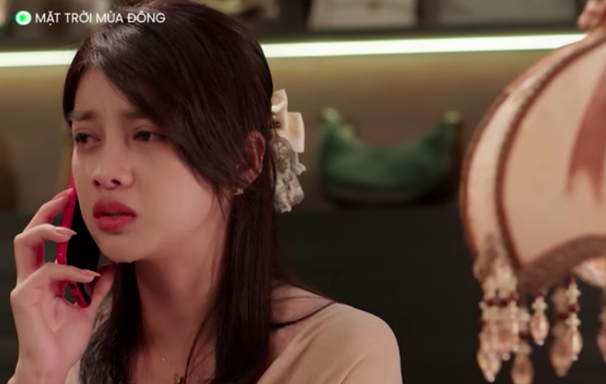 Phim Việt gây choáng với cảnh tiểu tam tỉnh bơ khi nghe bạn thân khóc lóc kể chuyện bị mình phá hoại gia đình - Ảnh 4. Phim Việt gây choáng với cảnh tiểu tam tỉnh bơ khi nghe bạn thân khóc lóc kể chuyện bị mình phá hoại gia đình - Ảnh 4.