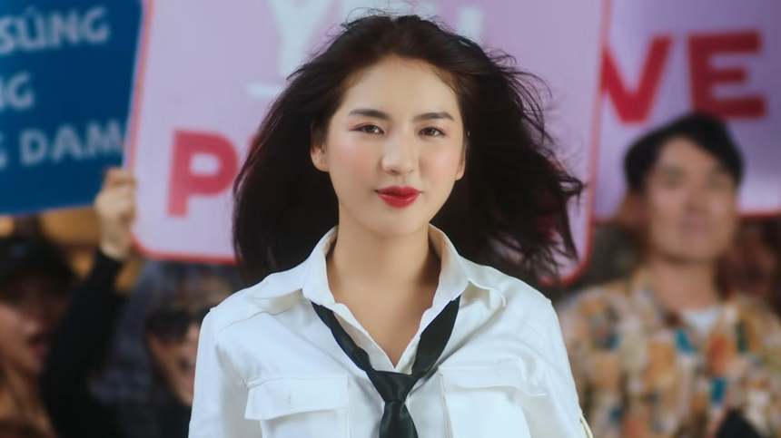 Nhan sắc ngoài đời vạn người mê của cô gái xuất hiện trong MV ‘cà khịa game sơn súng tăng dame’ - Ảnh 2. Nhan sắc ngoài đời vạn người mê của cô gái xuất hiện trong MV ‘cà khịa game sơn súng tăng dame’ - Ảnh 2.