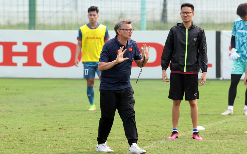 Tiêu điểm: Bài học cũ cho ông thầy mới - Ảnh 1.