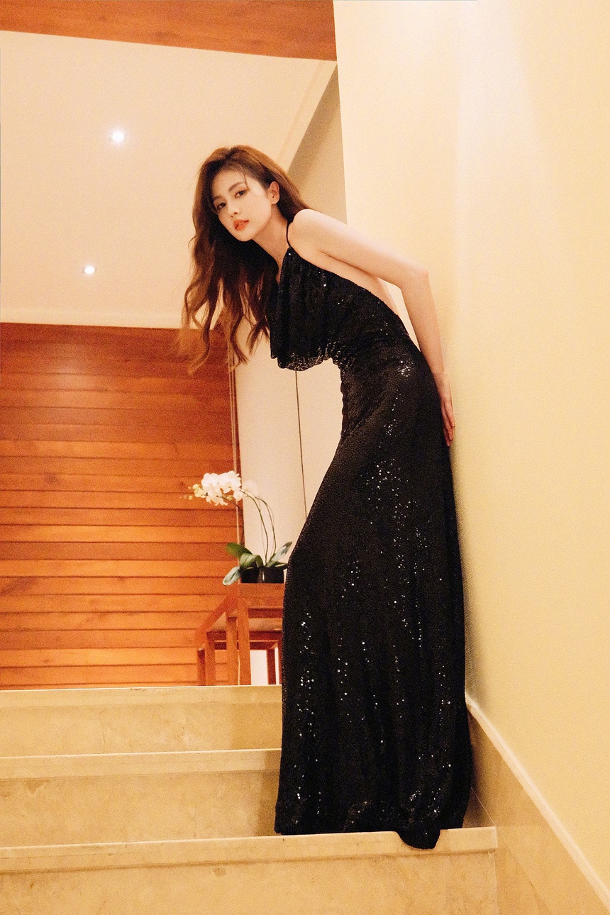 Bạch Lộc đẹp hút hồn trong bộ ảnh mới, fan mong chờ phim lên sóng - Ảnh 5. Bạch Lộc đẹp hút hồn trong bộ ảnh mới, fan mong chờ phim lên sóng - Ảnh 5.